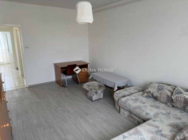 Eladó panellakás, Pécsett 46.9 M Ft, 2 szobás