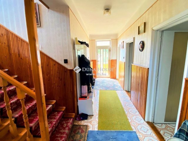 Eladó családi ház, Tápiószecsőn 69.9 M Ft, 6 szobás