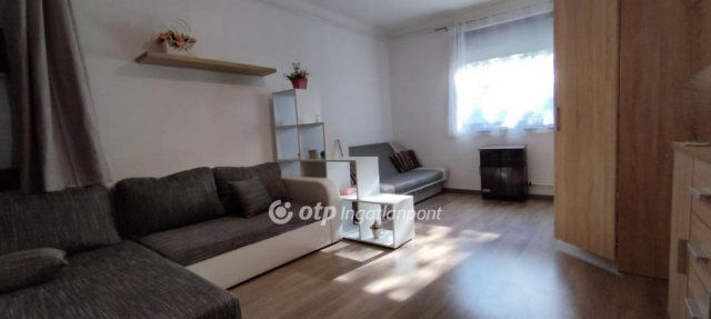 Kiadó téglalakás, albérlet, Szekszárdon 100 E Ft / hó