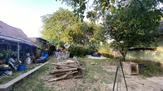 Eladó családi ház, Gombán 25 M Ft, 1 szobás