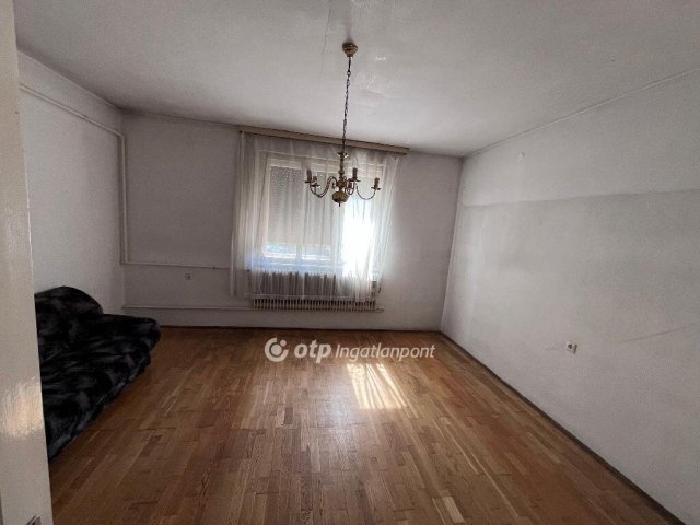 Eladó családi ház, Kunhegyesen 25 M Ft, 4 szobás