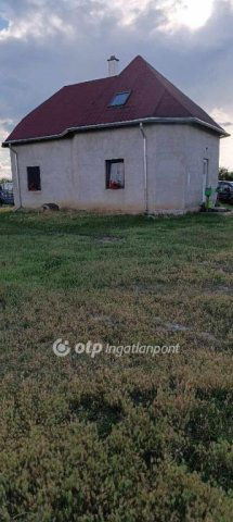 Eladó mezogazdasagi ingatlan, Polgáron 350 M Ft