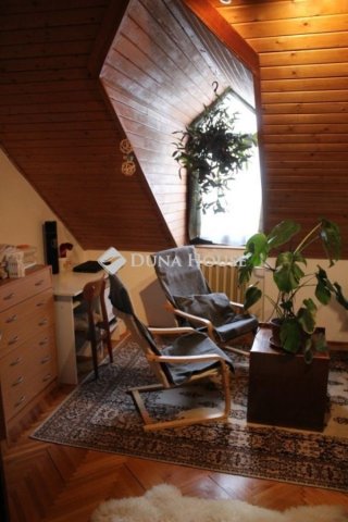 Eladó családi ház, Gyöngyösön 166 M Ft, 9 szobás