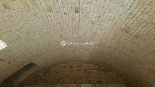 Eladó üzlethelyiség, Budapesten, VIII. kerületben 59.9 M Ft