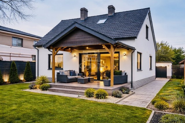 Eladó családi ház, Szegeden 110.9 M Ft, 5 szobás