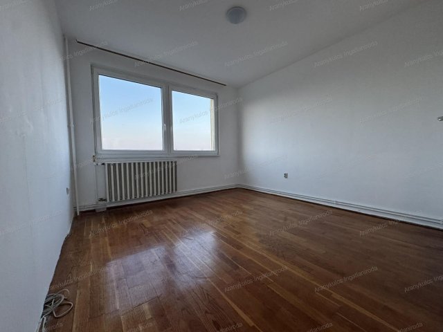 Eladó panellakás, Gyulán 33.75 M Ft, 2 szobás