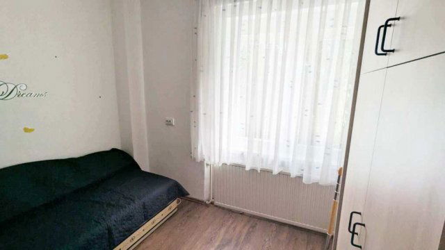 Kiadó téglalakás, albérlet, Pécsett, Zsolt utcában, 2 szobás