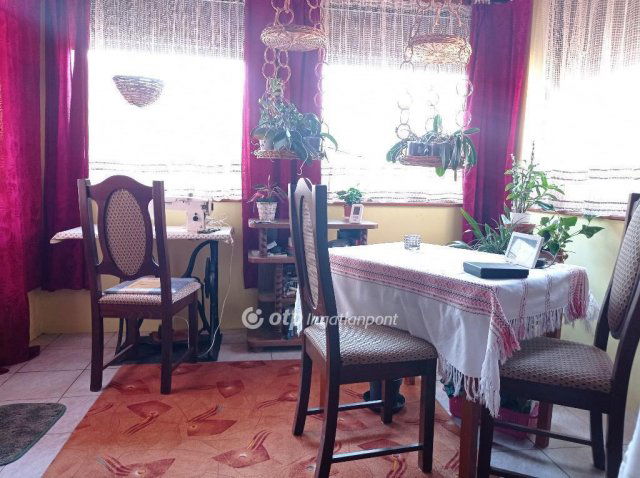 Eladó családi ház, Gádoroson 30 M Ft, 3 szobás