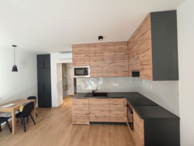 Kiadó téglalakás, albérlet, VIII. kerületben, Corvin sétányon