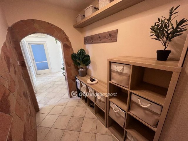 Eladó panellakás, Szegeden 59 M Ft, 3 szobás