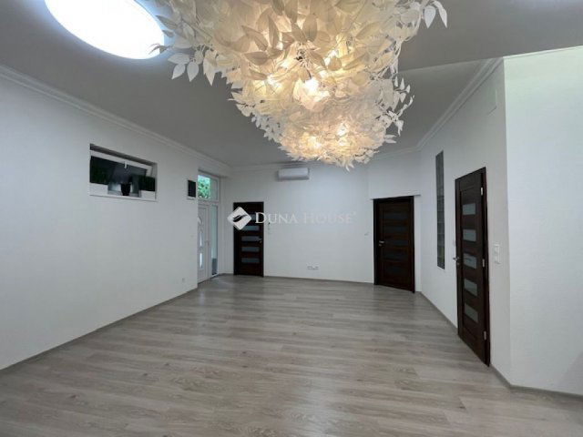 Eladó téglalakás, Budapesten, XX. kerületben 56.7 M Ft, 3 szobás