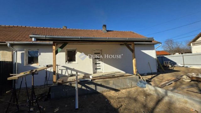 Eladó ikerház, Tápióbicskén 28.5 M Ft, 4 szobás