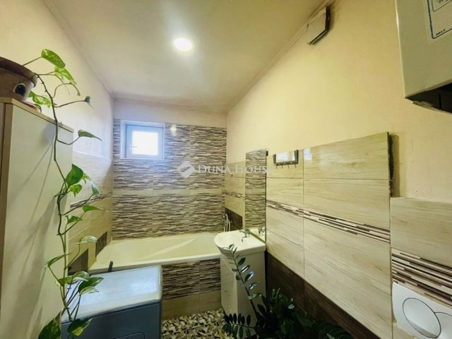 Eladó családi ház, Galgahévízen 31.99 M Ft, 4 szobás