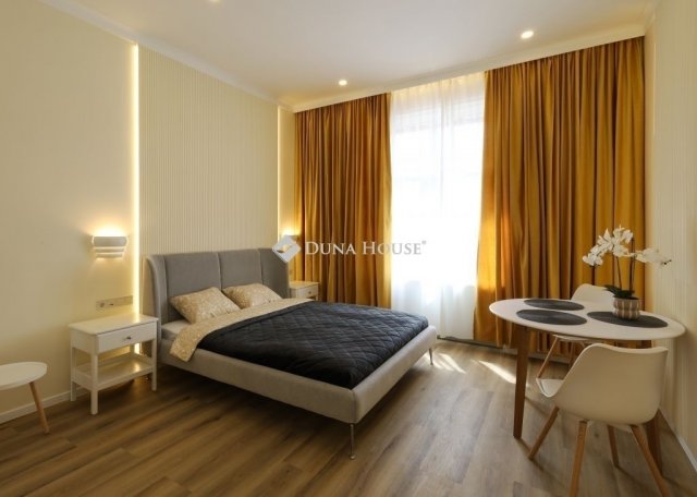 Eladó téglalakás, Budapesten, VIII. kerületben 186 M Ft