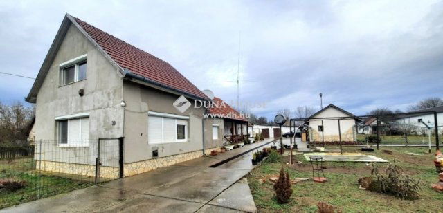 Eladó ipari ingatlan, Nyáregyházán 310 M Ft