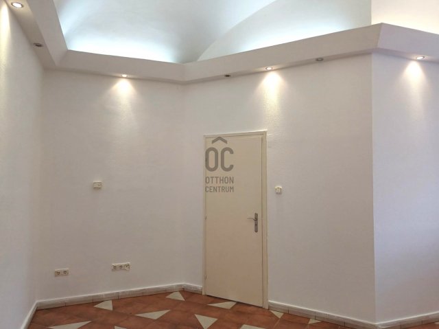 Kiadó ipari ingatlan, Debrecenben 200 E Ft / hó, 2 szobás