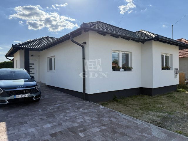 Eladó családi ház, Sülysápon 69.99 M Ft, 4 szobás