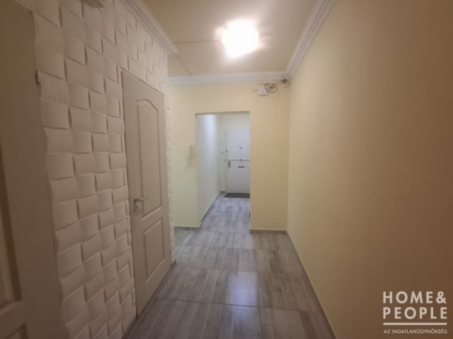 Eladó téglalakás, Szegeden 45 M Ft, 3 szobás
