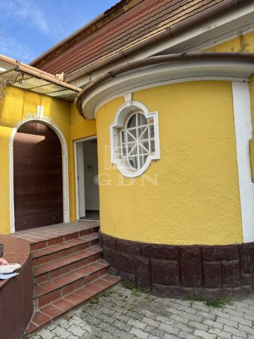 Eladó családi ház, Siófokon 172 M Ft, 5 szobás