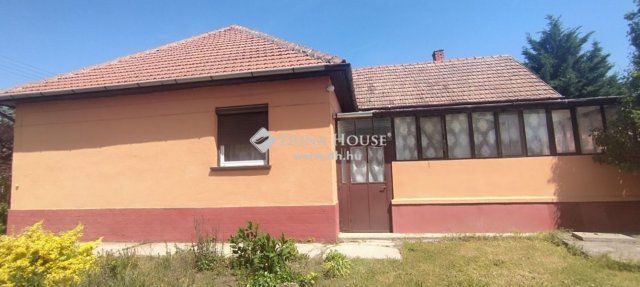 Eladó családi ház, Tápiószecsőn 50 M Ft, 3 szobás