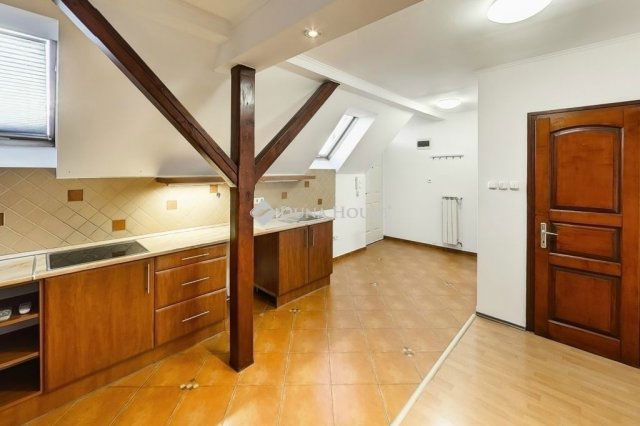 Eladó téglalakás, Kecskeméten 64.9 M Ft, 6 szobás