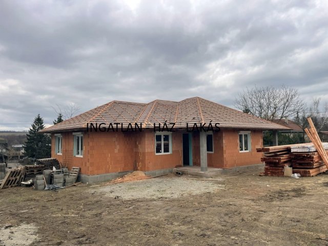 Eladó családi ház, Veresegyházon 149.9 M Ft, 5 szobás