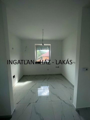 Eladó családi ház, Erdőkertesen 94.9 M Ft, 5 szobás