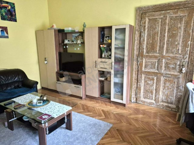Kiadó téglalakás, albérlet, VI. kerületben, Vörösmarty utcában