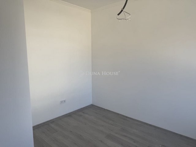 Eladó ikerház, Szigetszentmártonban 65.9 M Ft, 4 szobás