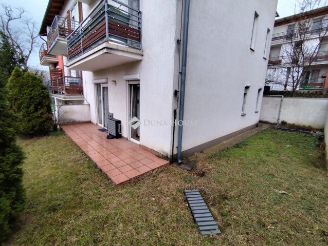 Kiadó téglalakás, albérlet, Kerepesen, József Attila parkban