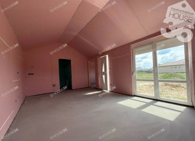 Eladó ikerház, Helvécián 49.9 M Ft, 3 szobás