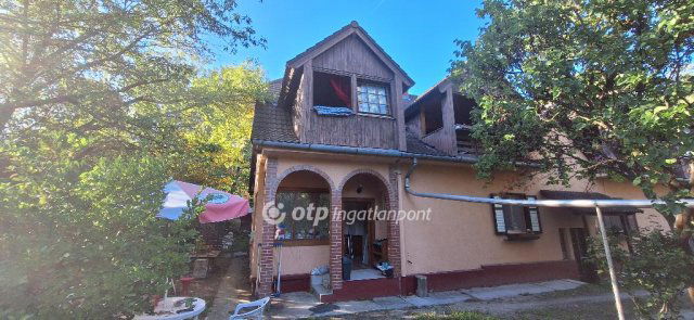 Eladó ikerház, Balatonfűzfőn 72.9 M Ft, 5 szobás