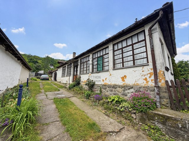 Eladó családi ház, Pilisszentlászlón 48 M Ft, 2 szobás