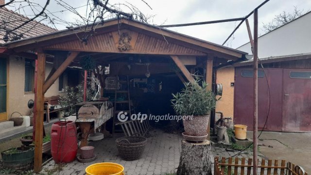 Eladó családi ház, Szegeden 78 M Ft, 3 szobás