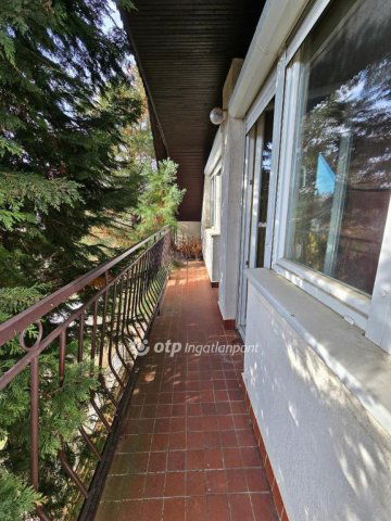 Eladó családi ház, Bakonybélben 69.8 M Ft, 6 szobás