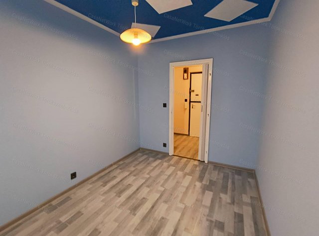 Eladó panellakás, Törökszentmiklóson 26.9 M Ft, 1+1 szobás