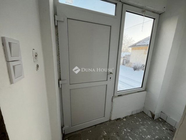 Eladó családi ház, Tápiószecsőn 41 M Ft, 4 szobás