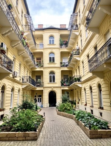 Eladó téglalakás, Budapesten, XIV. kerületben 165 M Ft, 2 szobás