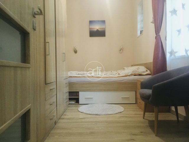 Kiadó téglalakás, albérlet, Szegeden 200 E Ft / hó, 1+1 szobás