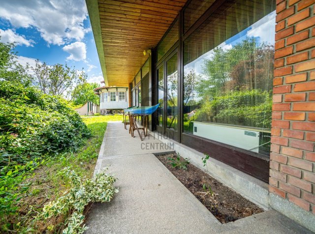 Eladó családi ház, Tahitótfalun 150 M Ft, 4 szobás