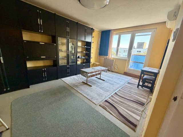 Eladó panellakás, Tatabányán 37.5 M Ft, 2 szobás