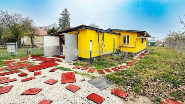 Eladó nyaraló, Siófokon 59.7 M Ft, 3 szobás