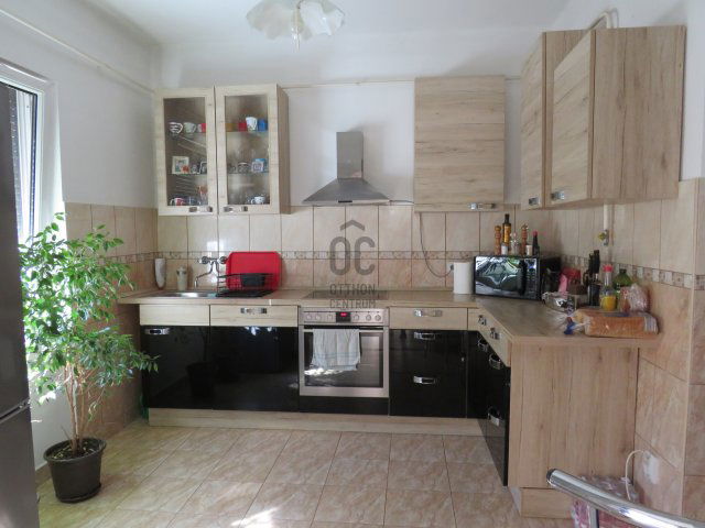 Eladó családi ház, Enyingen 87 M Ft, 6 szobás