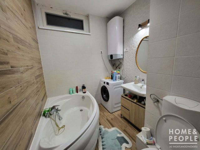 Eladó téglalakás, Szegeden 52.99 M Ft, 2 szobás