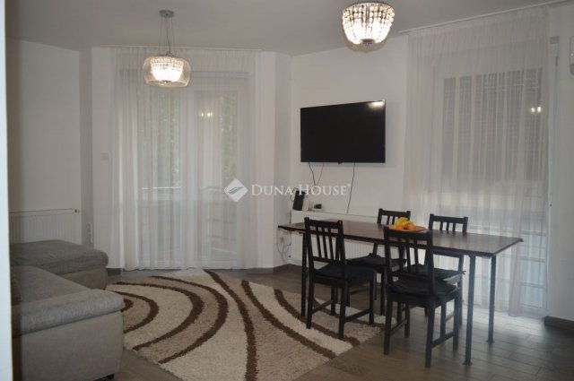 Eladó téglalakás, Hajdúböszörményen 64.9 M Ft, 3 szobás