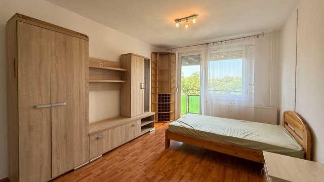 Kiadó panellakás, albérlet, Debrecenben 230 E Ft / hó, 2 szobás