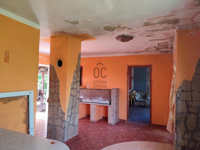 Eladó családi ház, Komáromban 45 M Ft, 4 szobás