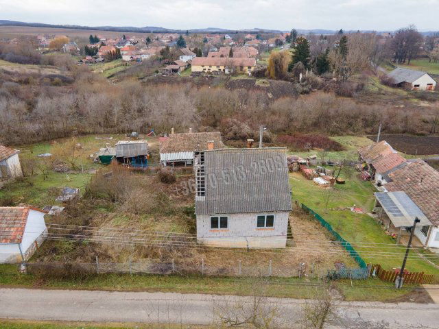 Eladó családi ház, Mohorán 10 M Ft, 3 szobás