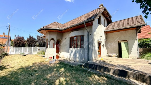 Eladó családi ház, Monoron 68 M Ft, 2 szobás