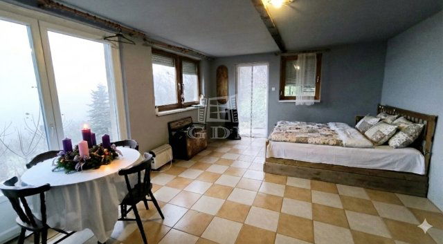 Eladó nyaraló, Vácon 26 M Ft, 1 szobás / költözzbe.hu